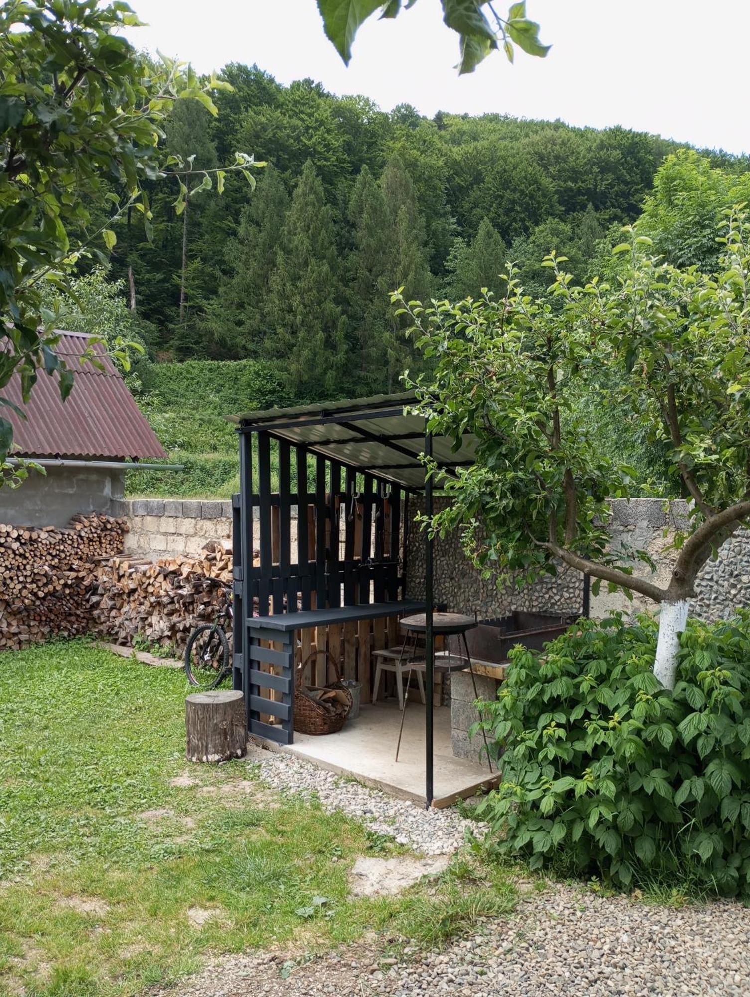 Карпатські Ночі Чан На Території Yaremche Exterior foto